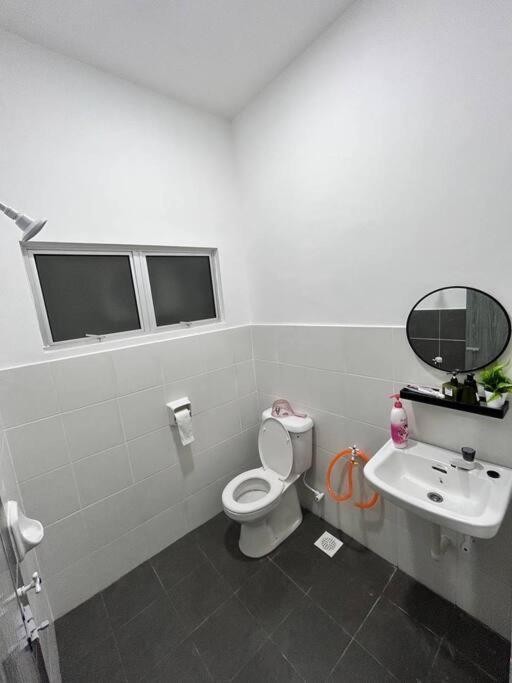 Zh Homestay Teluk Batik Lumut Exteriör bild